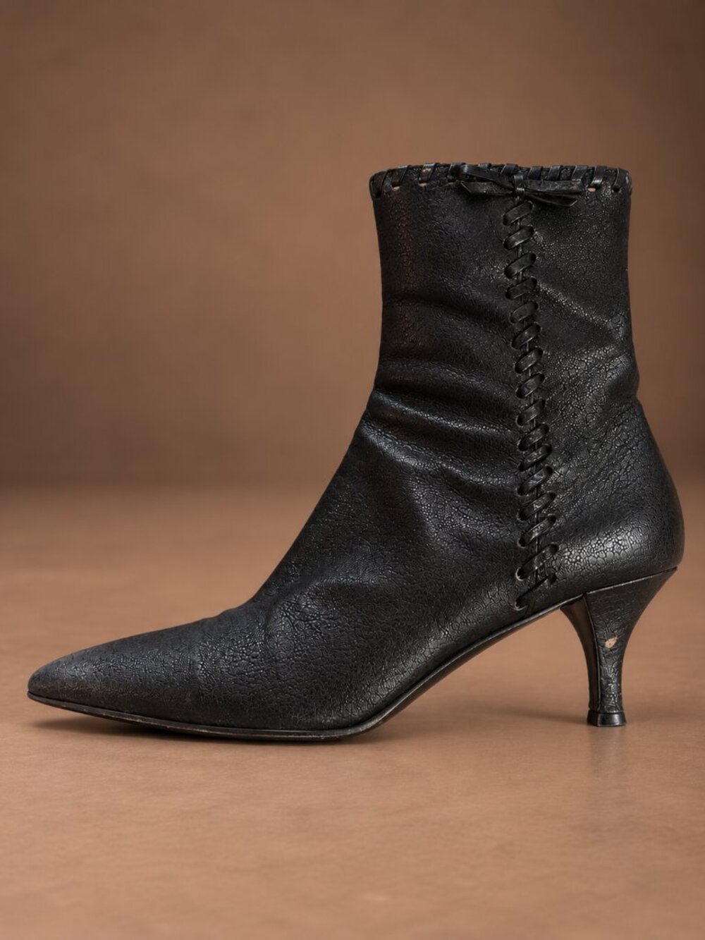 Prada Y2K Black Leather Pointed Toe Kitten Heel Ankle Boots Whipstitch Zip 35.5
